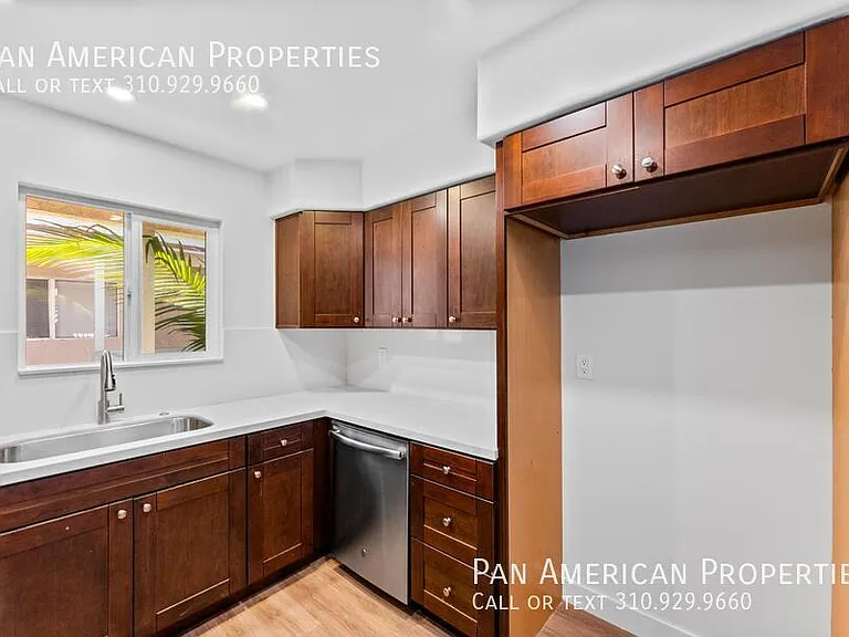 975 Laguna Dr #19 — Photo 13