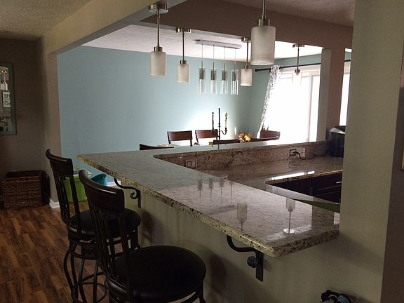 3rd image of 393 Topaz Ln