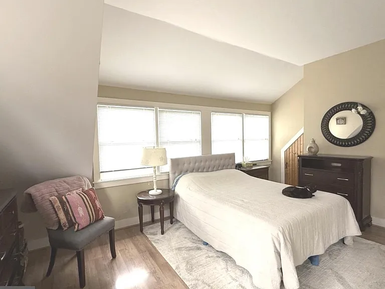 621 South Ave — Photo 9