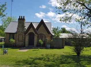 222 S Douglas St, Covington, TX 76636