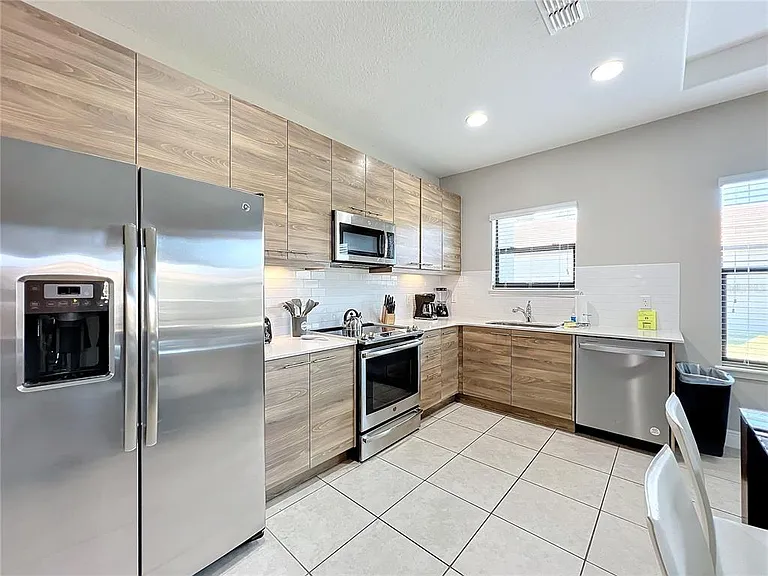 185 Brookes Pl — Photo 10
