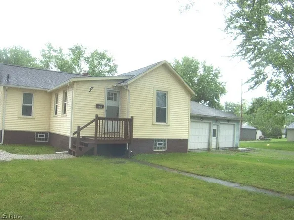 376 1/2 E Ohio Ave, Sebring, OH 44672