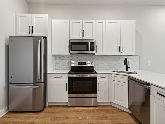 5th image of 2157 E Lehigh Ave #517