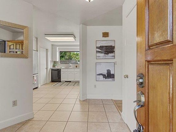 3rd image of 2198 Persimmon Ct