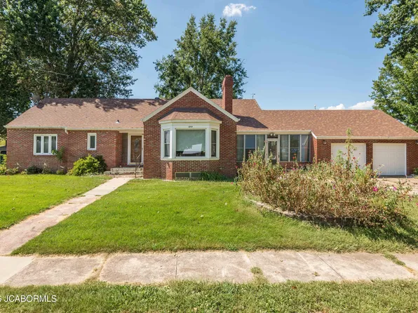 2117 Plymouth Dr, Mount Sterling, MO 65062
