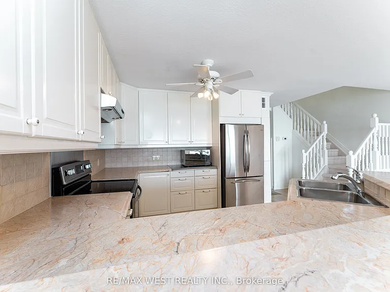 114 Brown St #3 — Photo 8