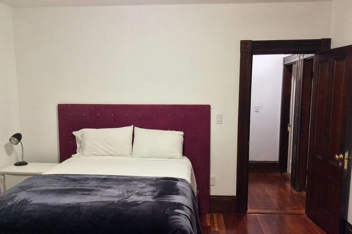 8 bed, $9,500 — Photo 3