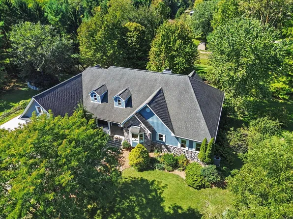 7353 Jennings Rd, Whitmore Lake, MI 48189