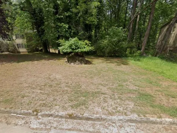 417 Arbor Ridge Dr, Stone Mountain, GA 30087