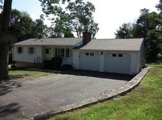22 Woodcrest Dr, Prospect, CT 06712