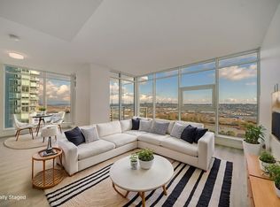 680 Quayside Dr #2807, New Westminster, BC V3M 6Z6