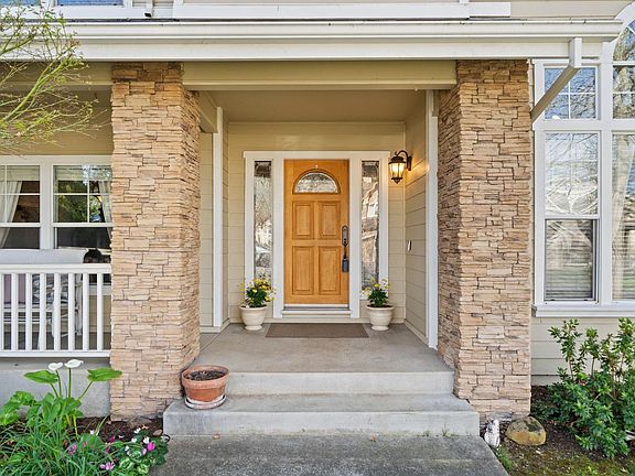 3rd image of 4706 Devonshire Place