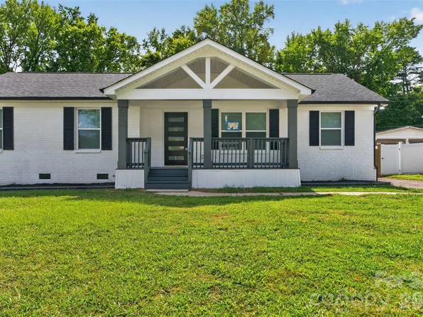 3001 Dalecrest Dr, Charlotte, NC 28269