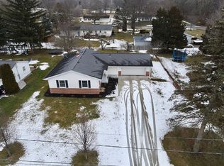 2823 Elmwood Dr, Adrian, MI
