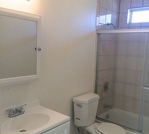 5th image of 3315 E 8th St