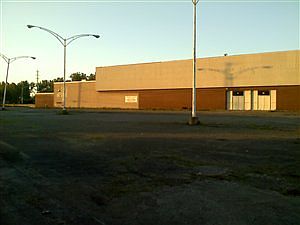 5th image of 2001 Elyria Ave