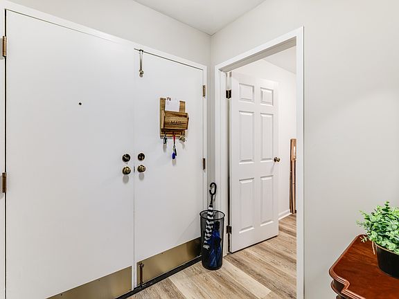 3rd image of 200 Sanders Ferry Rd APT 2210
