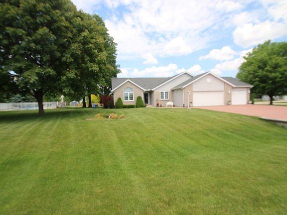 3rd image of 853 Williamsport Dr