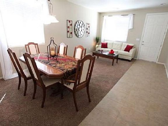 Entry/ Living room