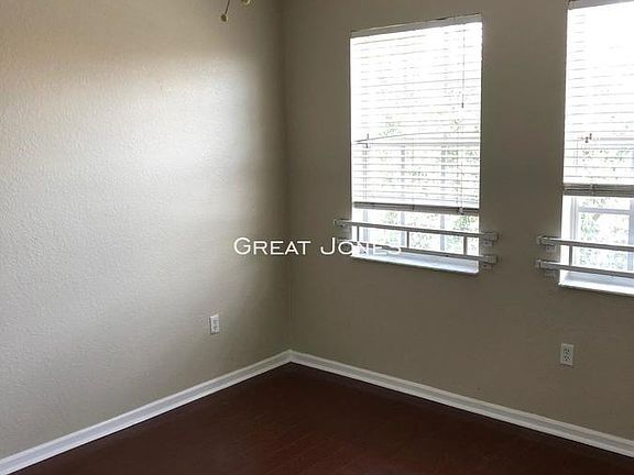 4th image of 2612 SW 84th Ter #105