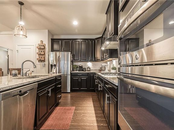 2nd image of 11984 Eagleview Dr