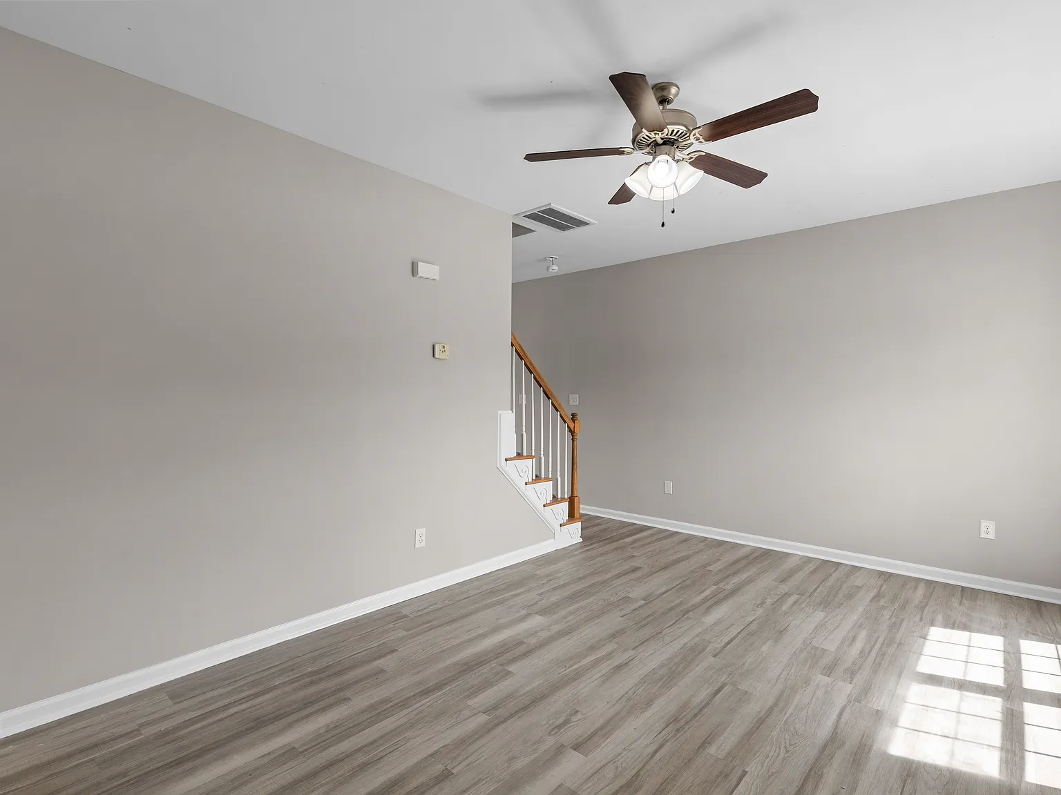 3 bed, 2.5 bath, 1200 sqft, $1,650 — Photo 4