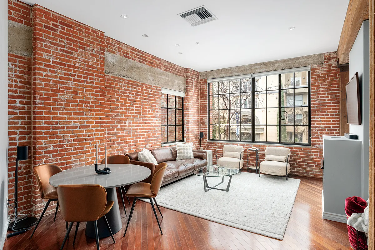 2 bed, 1270 sqft, $6,500 — Photo 2