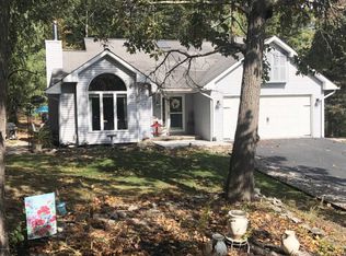 206 Vandermark Dr, Milford, PA 18337