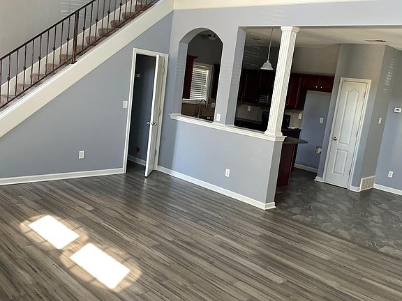3rd image of 8590 Shady Elm Dr