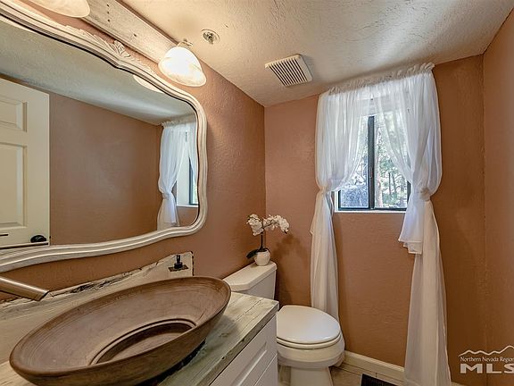 4th image of 151 Palisades Dr Unit 15