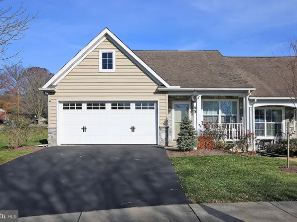 43 Farm Ln, Lancaster, PA 17603