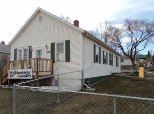 1208 1st St NE, Mandan, ND 58554