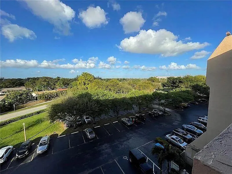 1 bed, 1.5 bath, 900 sqft, $1,800 — Photo 4