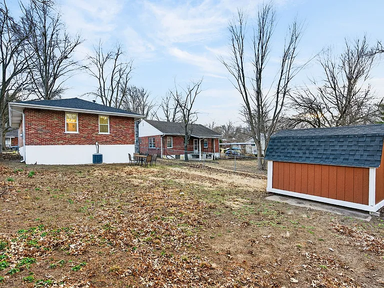 9011 Gedde Ave — Photo 29