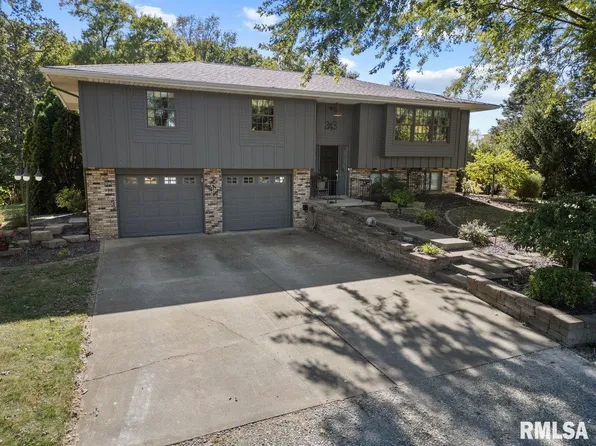 243 E Audubon Hills Dr, Metamora, IL 61548