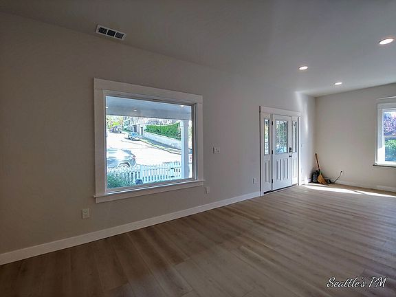 5th image of 5207 Greenwood Ave N