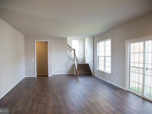 5th image of 12965 Griffin Cir