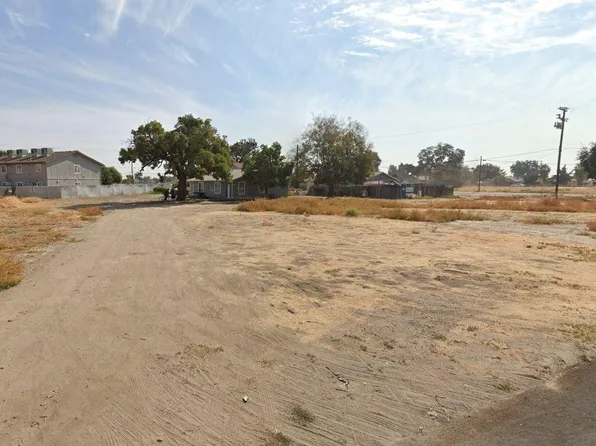 1 Ambrose St, Armona, CA 93202