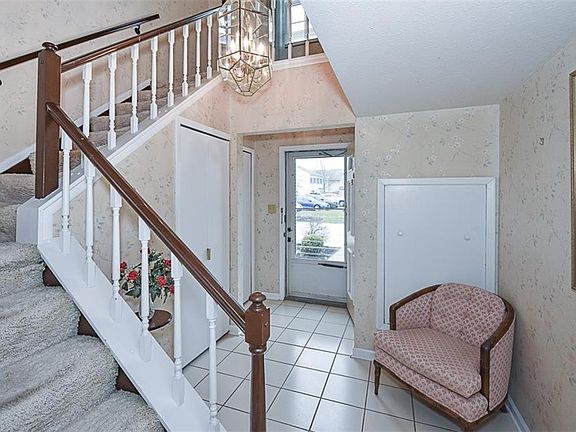 4th image of 1687 Walnut Ln