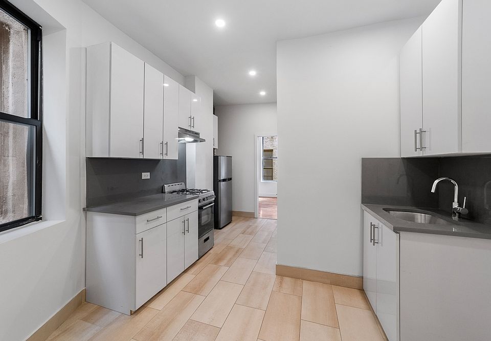 1st image of 9 Stanton St #4D