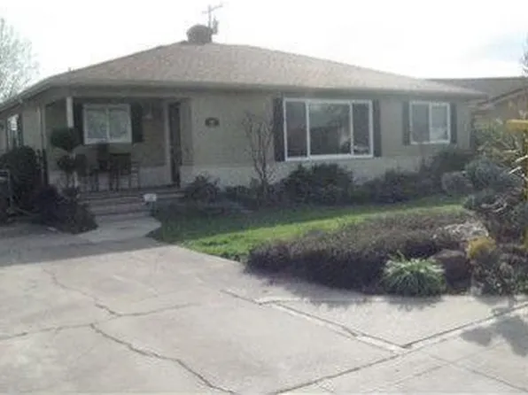 418 Gerard Dr, Lodi, CA 95242