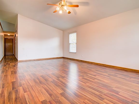 4th image of 2405 Buckingham Ct