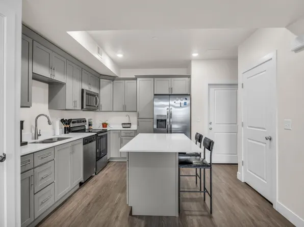 2101 N Main St Unit 409, Sunset, UT 84015