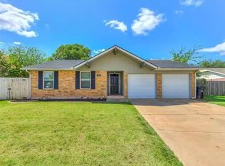 701 Hazelwood St, Moore, OK 73160