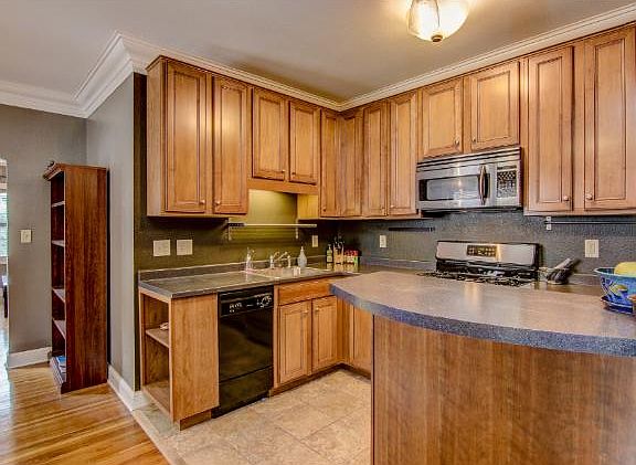 4th image of 4221 Nicollet Ave #G1