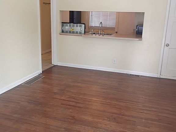 2nd image of 375 E Roosevelt Ave