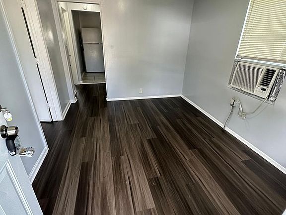 5th image of 1528 Mount Herman St #1