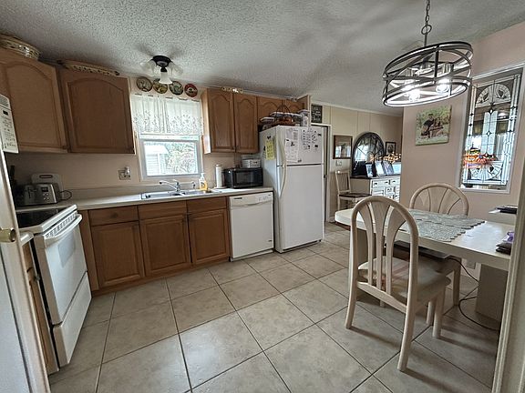 4th image of 131 Blue Jay Ln #K15