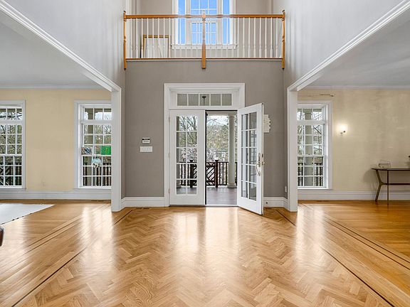 4th image of 5 Country Ln
