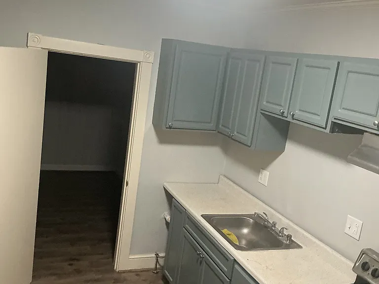 105 Russell Ave — Photo 16